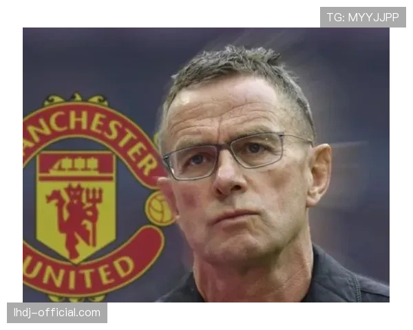 朗尼克阵型灵活性探索 曼联非对称三后卫选项应对不同对手 朗尼克阵型灵活性探索 曼联非对称三后卫选项应对不同对手